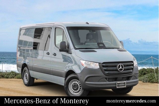 2025 Mercedes-Benz Sprinter Crew Van Base's photo