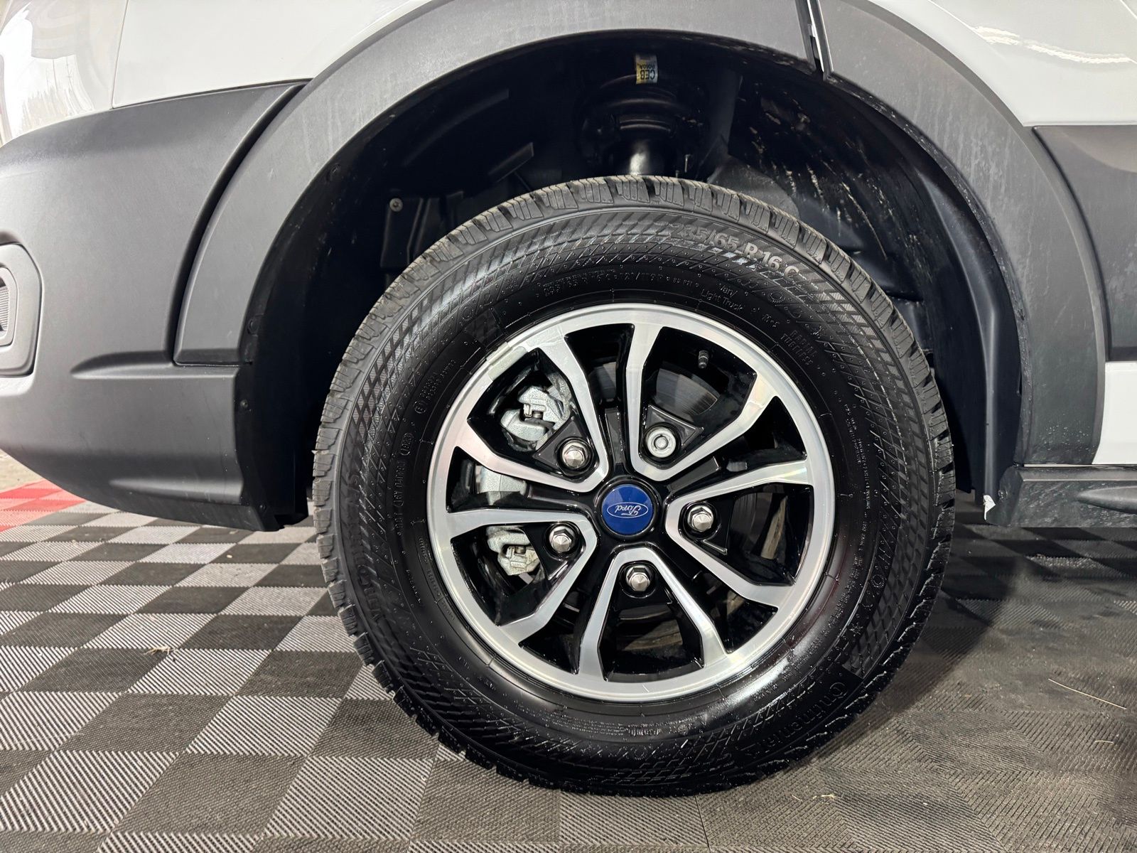 View vehicle photo 7