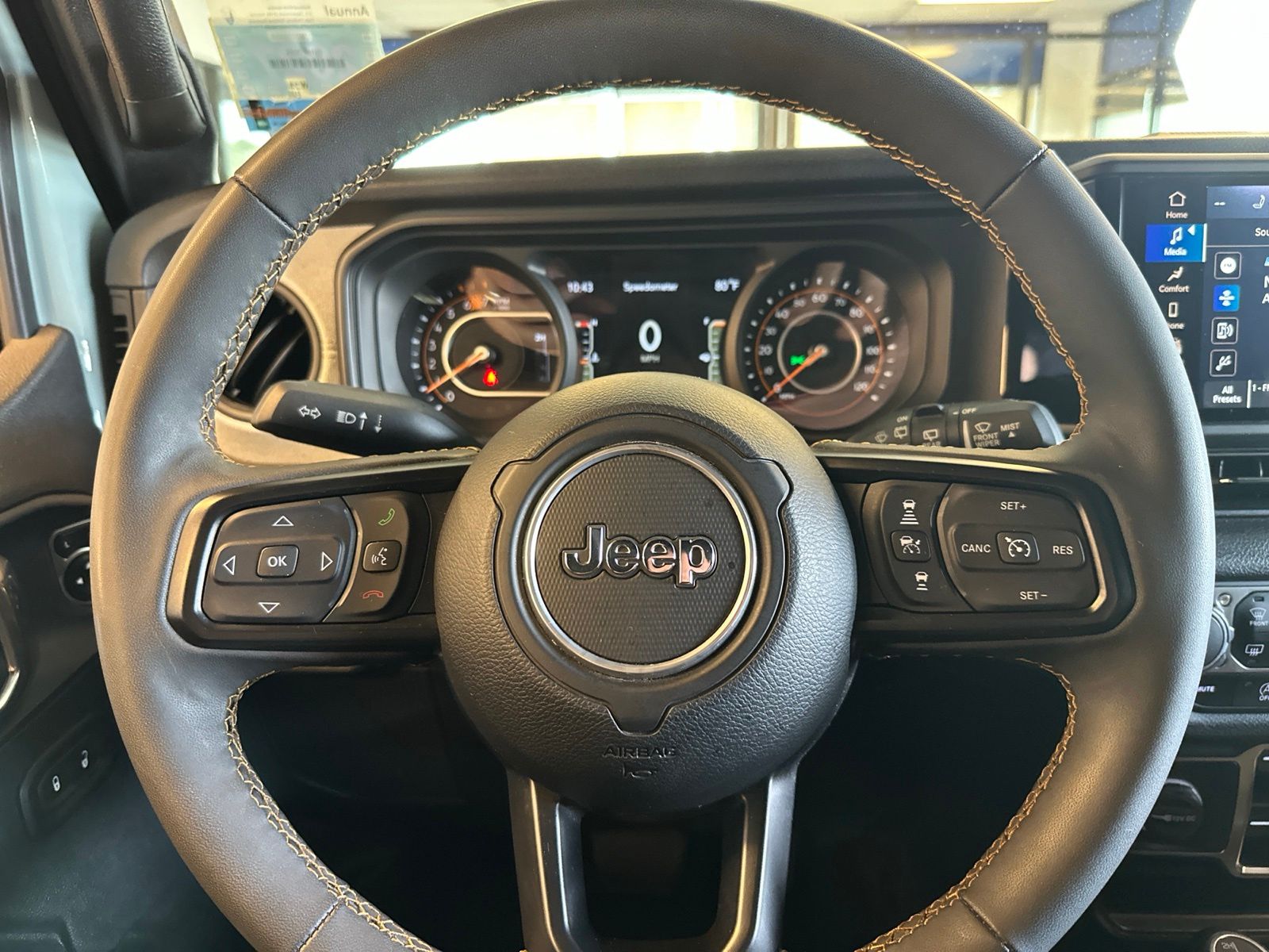 Used 2024 Earl Clearcoat Jeep Sport S image 20