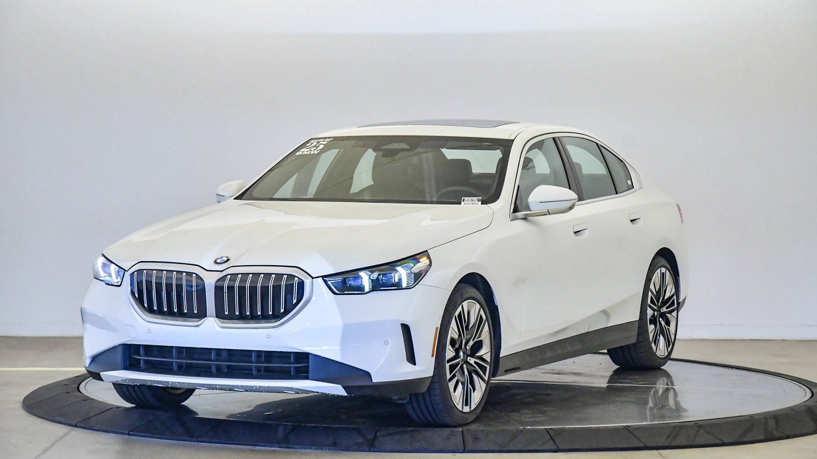 2025 BMW 5 Series 530i RWD