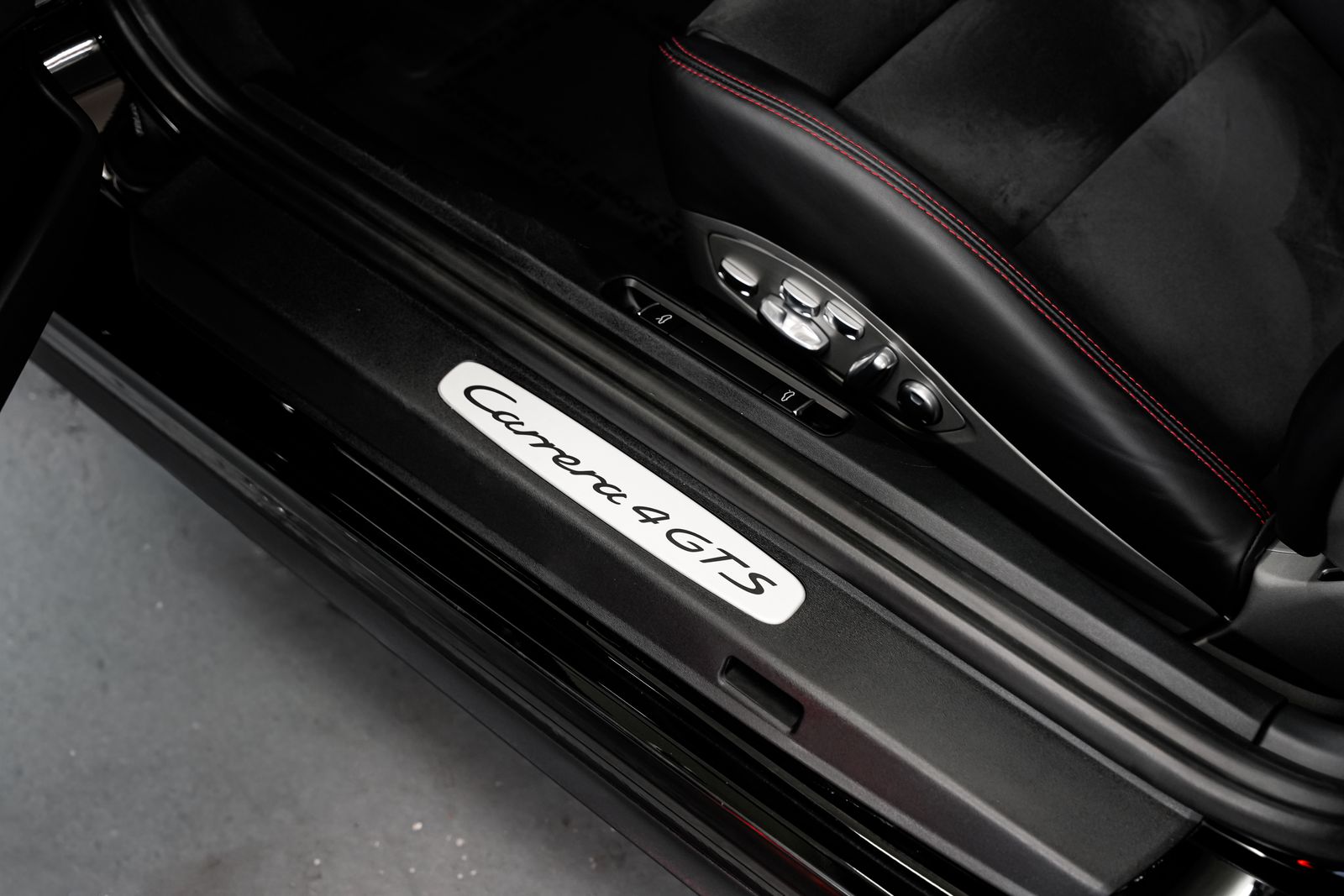 2016 Porsche 911 Carrera 4 GTS — photo 24