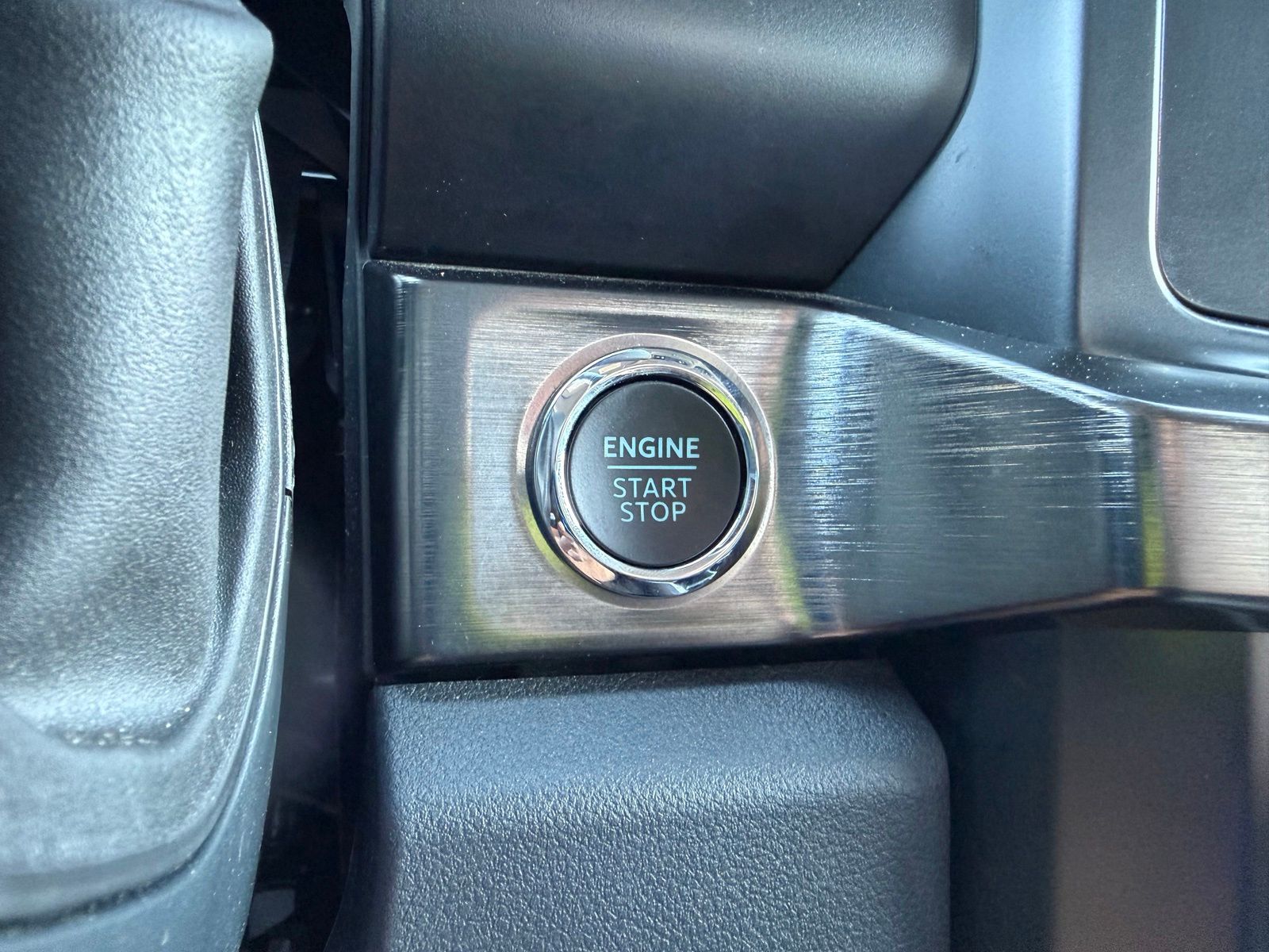 2024 Ford F-350SD image 23