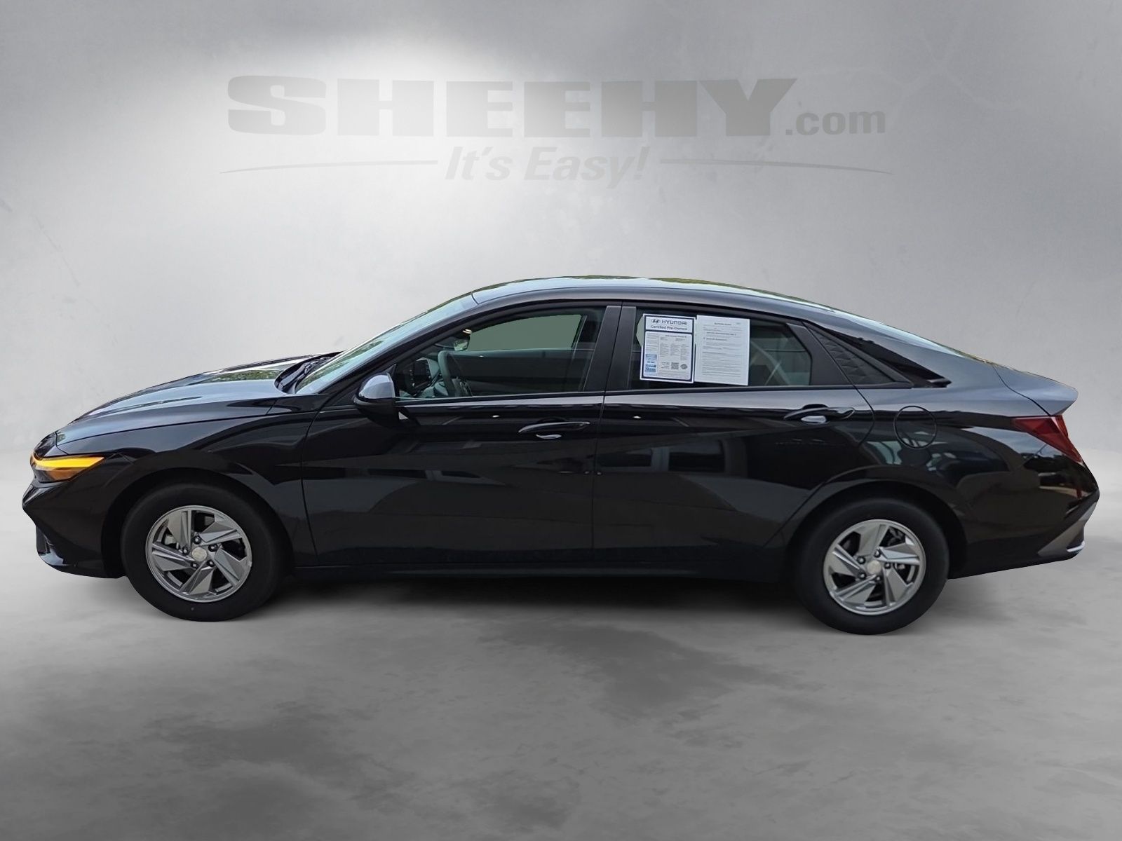 Used 2025 Black Hyundai SE image 15