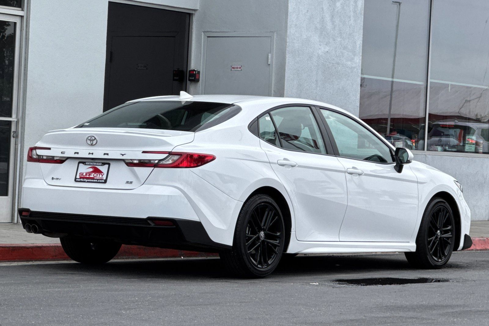 View vehicle photo 4