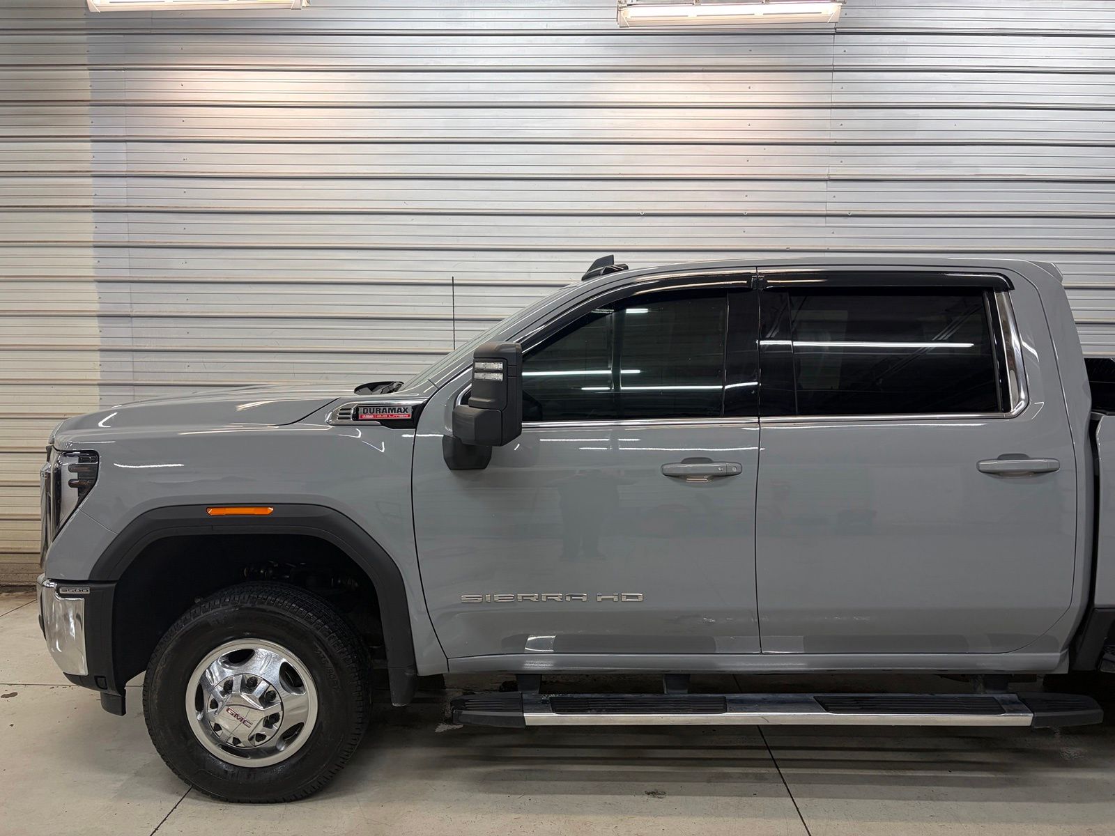 2025 GMC Sierra 3500HD SLE - Image 3