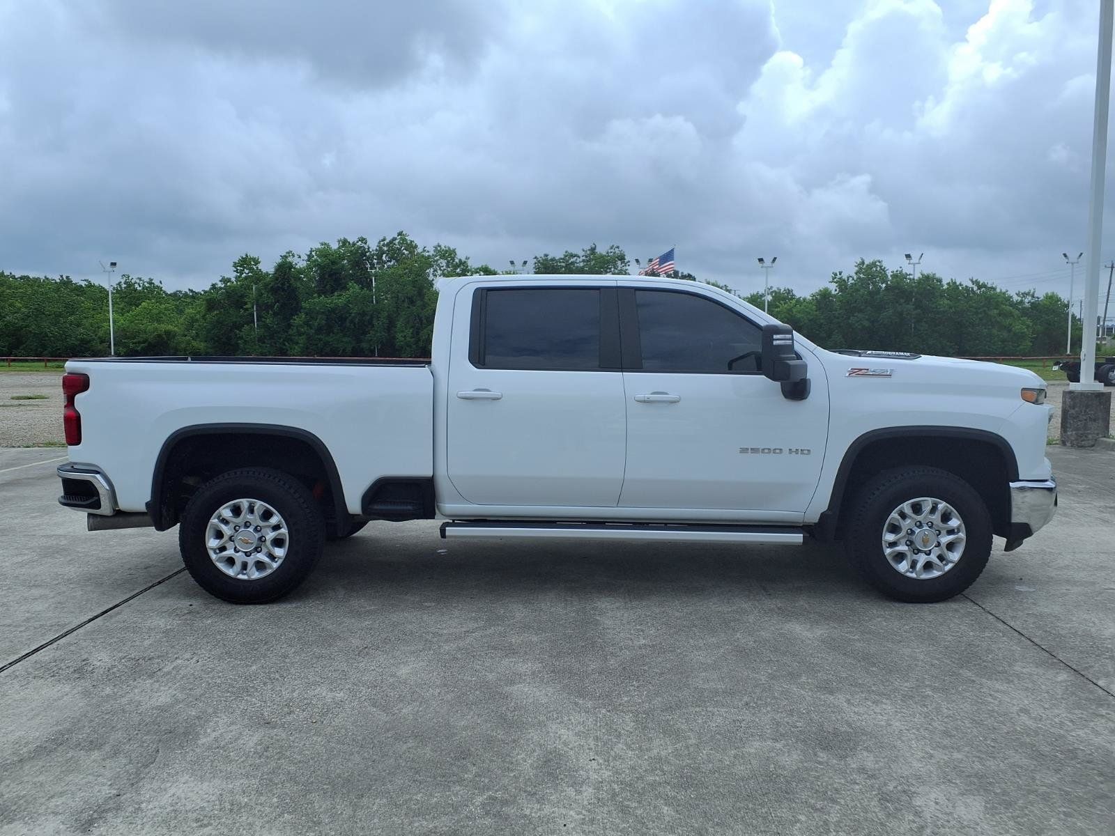 2024 Chevrolet Silverado 2500HD LT - 3