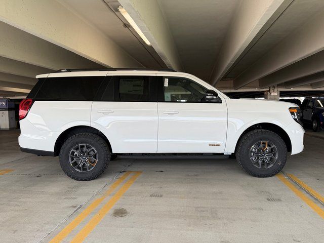 New 2026 Star White Metallic Tri-Coat Ford Tremor image 2