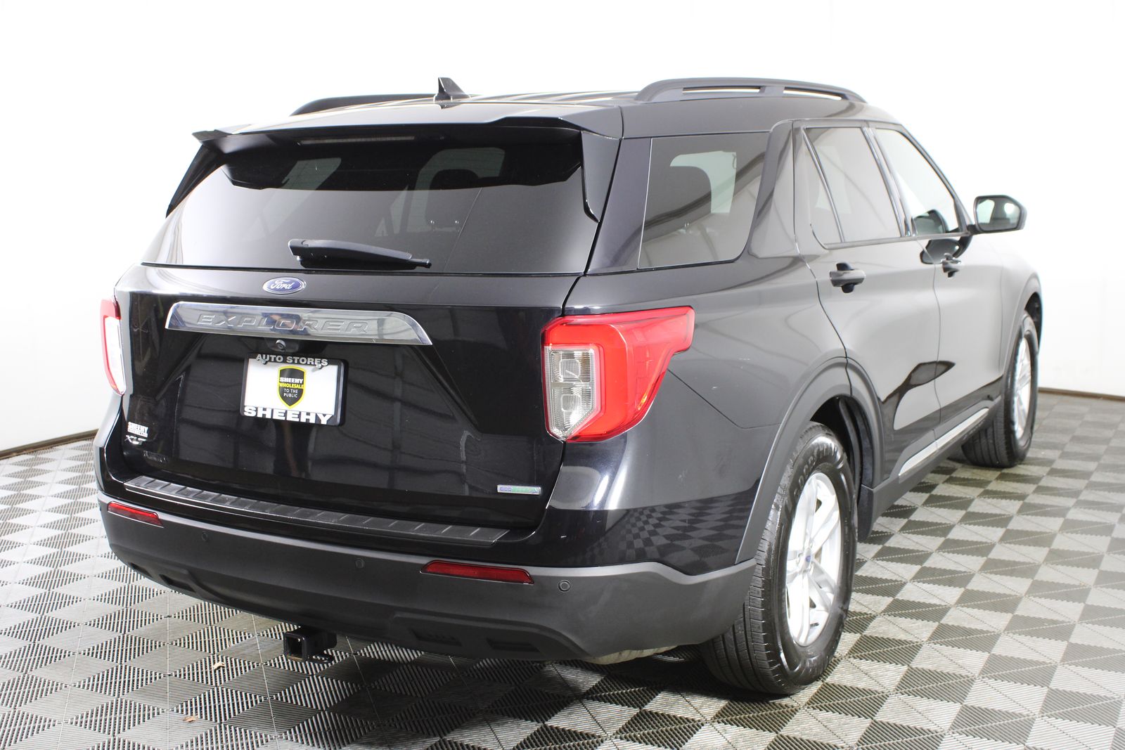 View vehicle photo 6