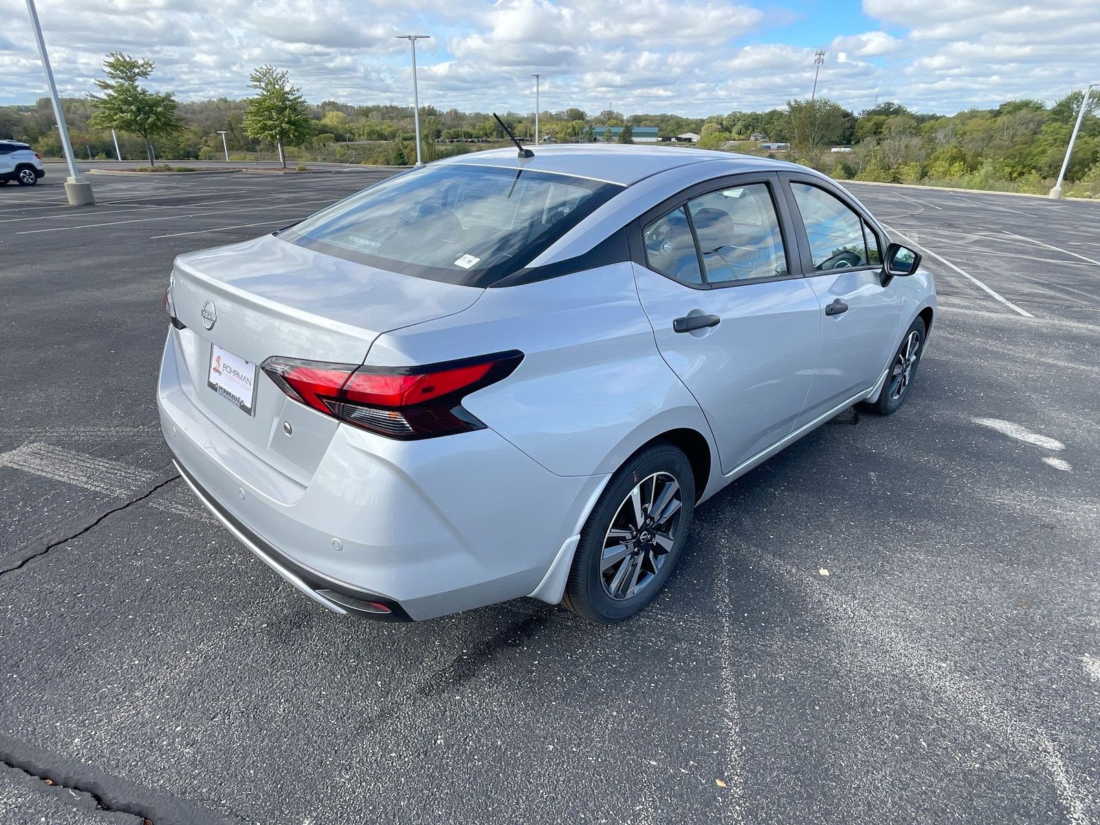 2024 Nissan Versa 1.6 S 35