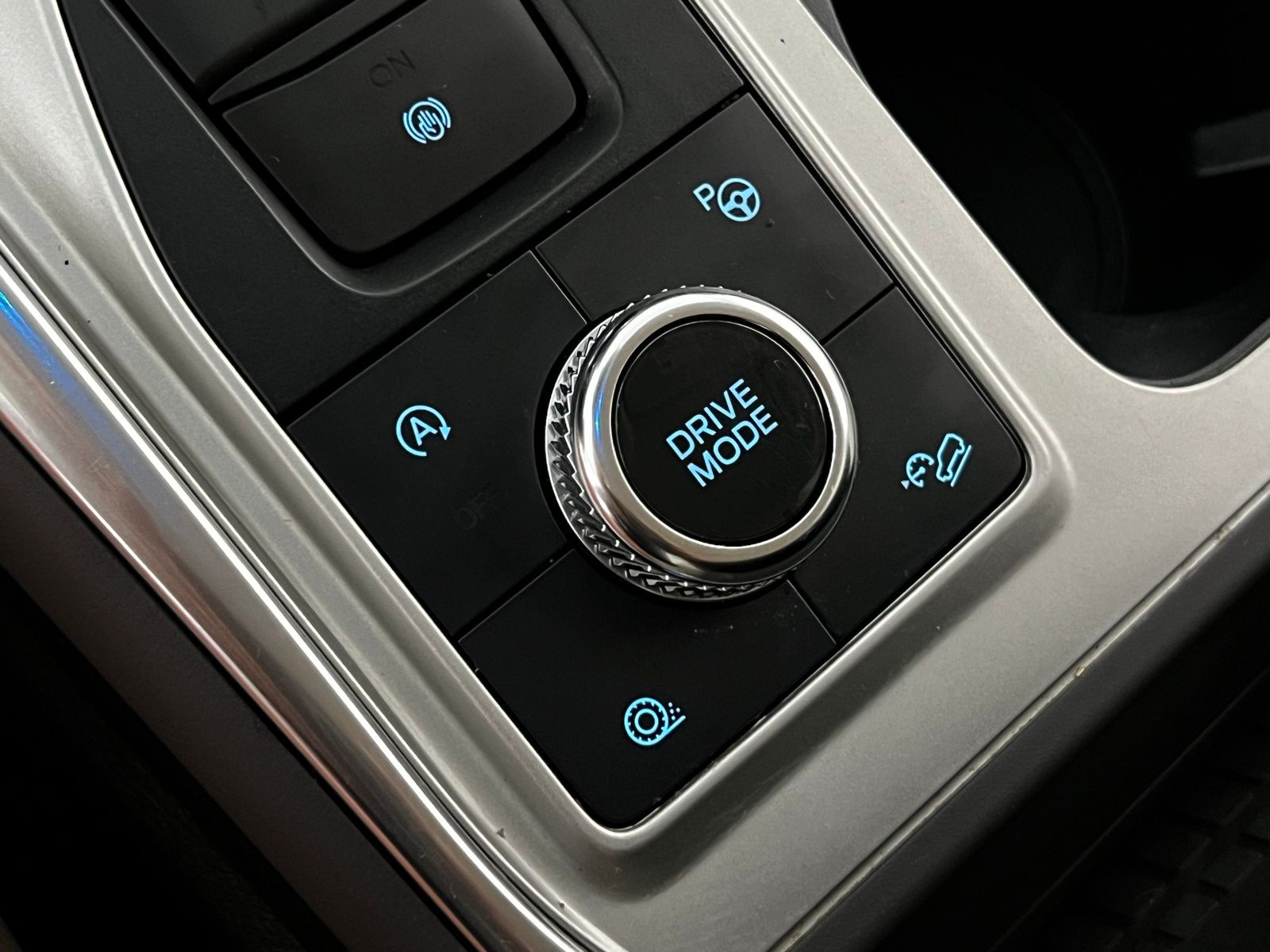 Thumbnail: 2022 Ford Explorer - 23