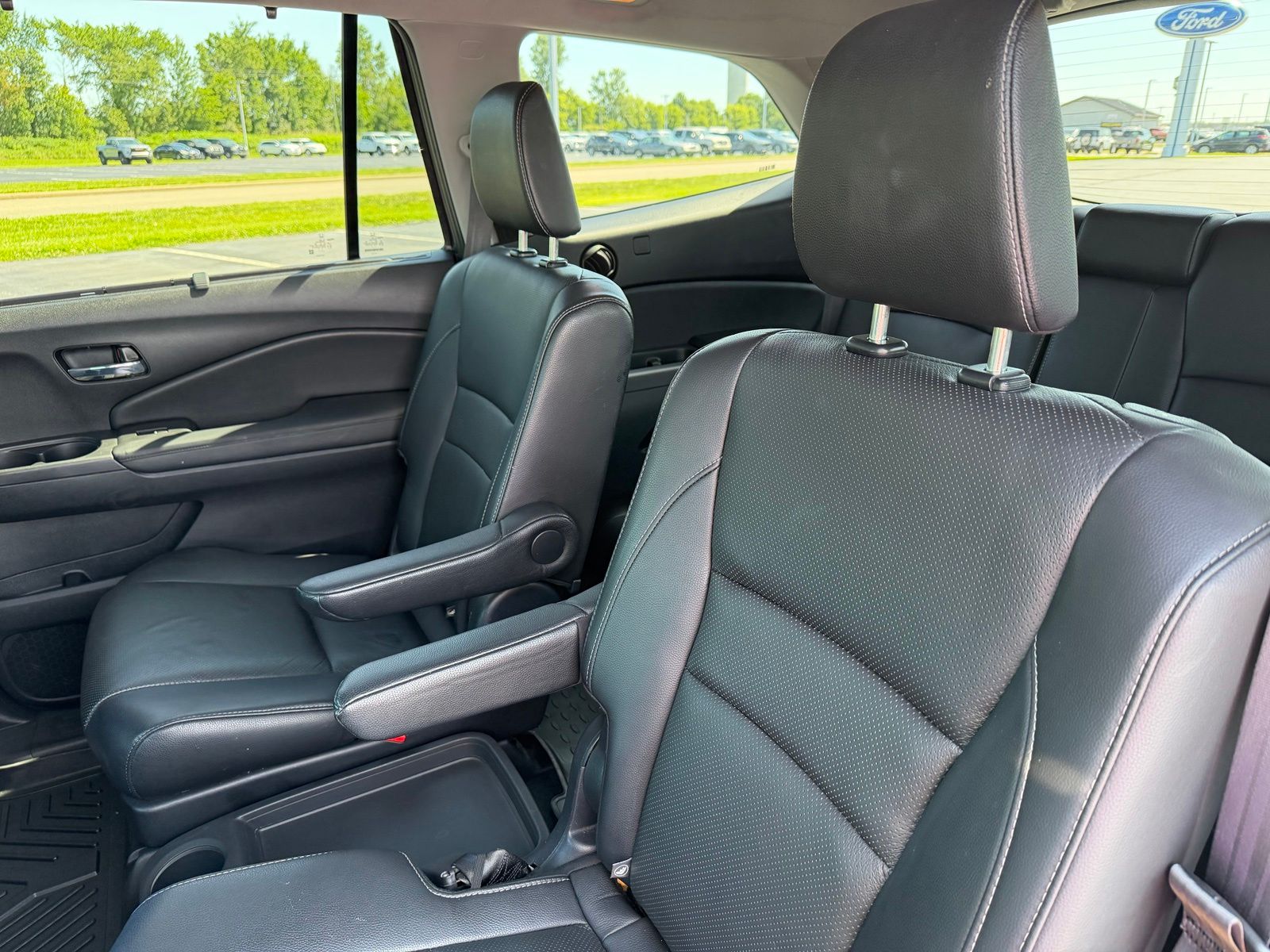 2019 Honda Pilot image 14