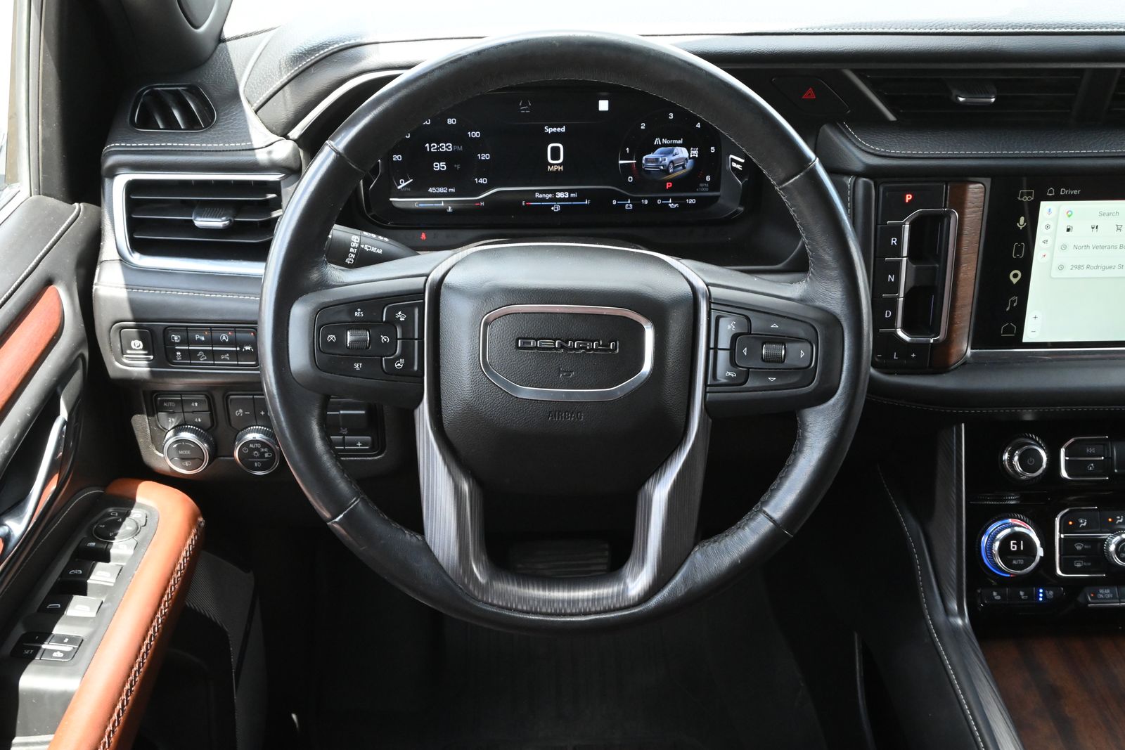 2023 GMC Yukon Denali Ultimate - 10