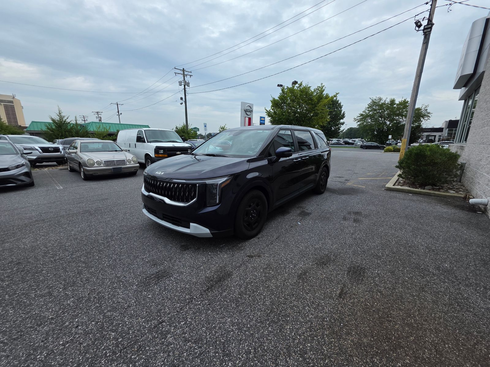Used 2025 Blue Kia LXS image 3