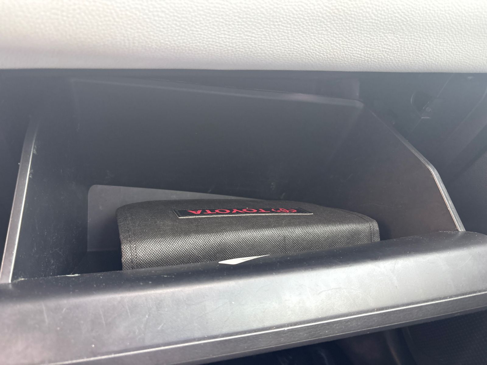 Used 2025 Ice Toyota SE image 22