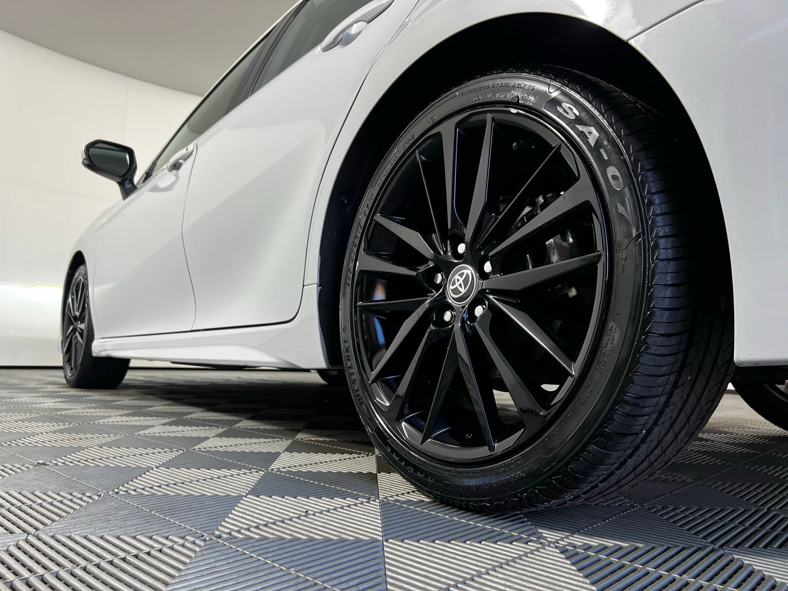 Thumbnail: 2023 Toyota Camry - 27