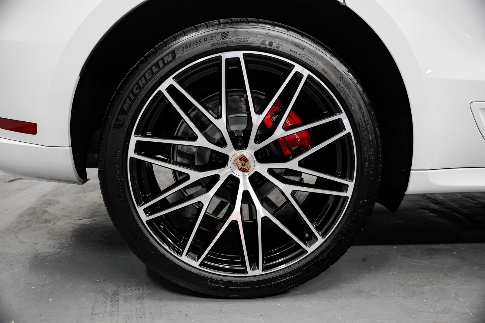 2022 Porsche Macan GTS — photo 52
