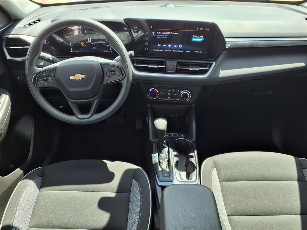 2025 Chevrolet TrailBlazer LS - 10