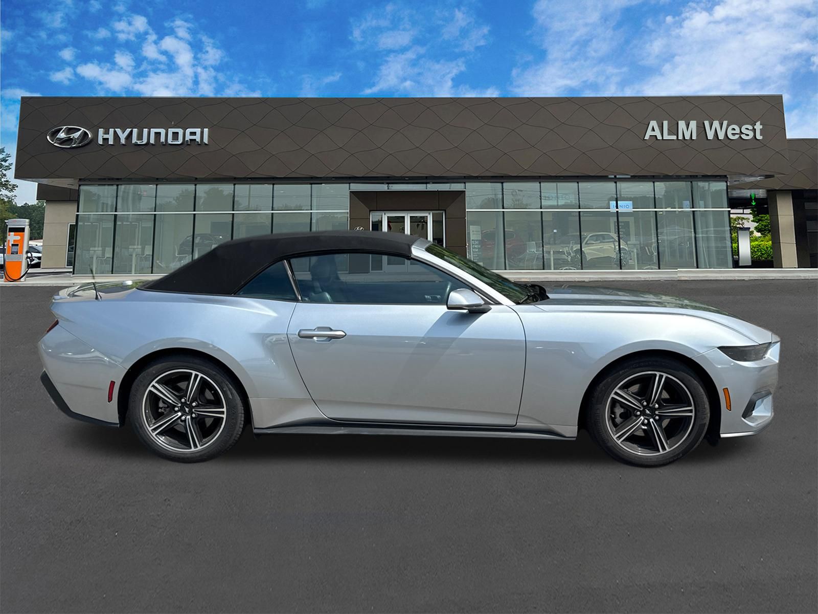 Used 2025 Silver Ford EcoBoost Premium image 4