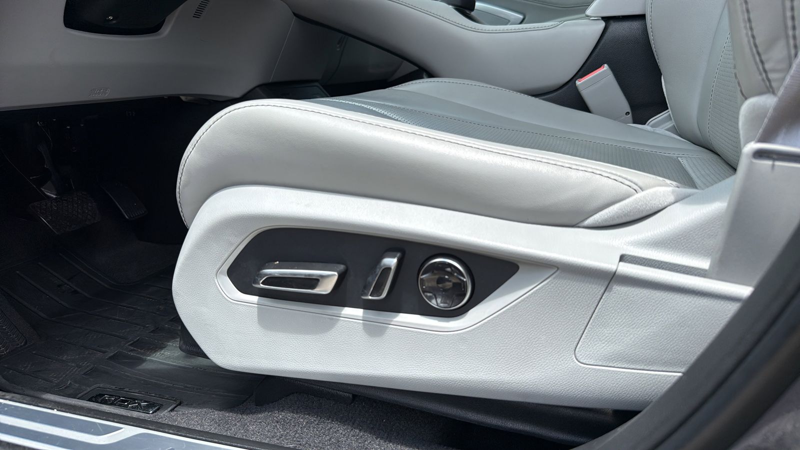 Used Car 2023 Acura Rdx  Technology Package For Sale Under $35,000 In Austin, Texas