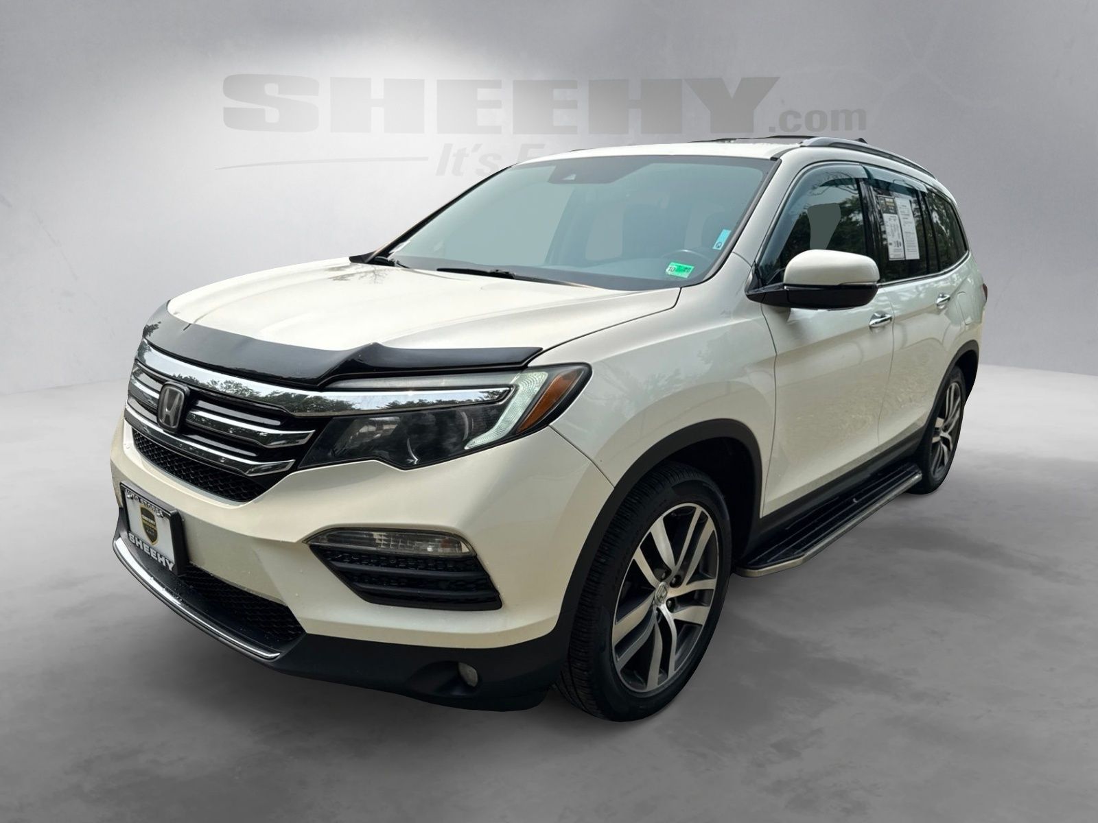 Used 2017 White Diamond Pearl Honda Touring image 16