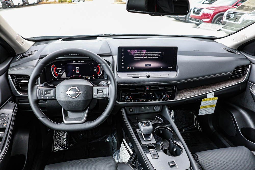 2025 Nissan Rogue Platinum photo 24