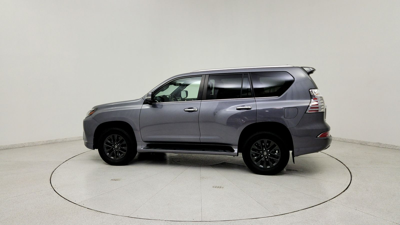 Used 2020 Gray Lexus 460 image 4