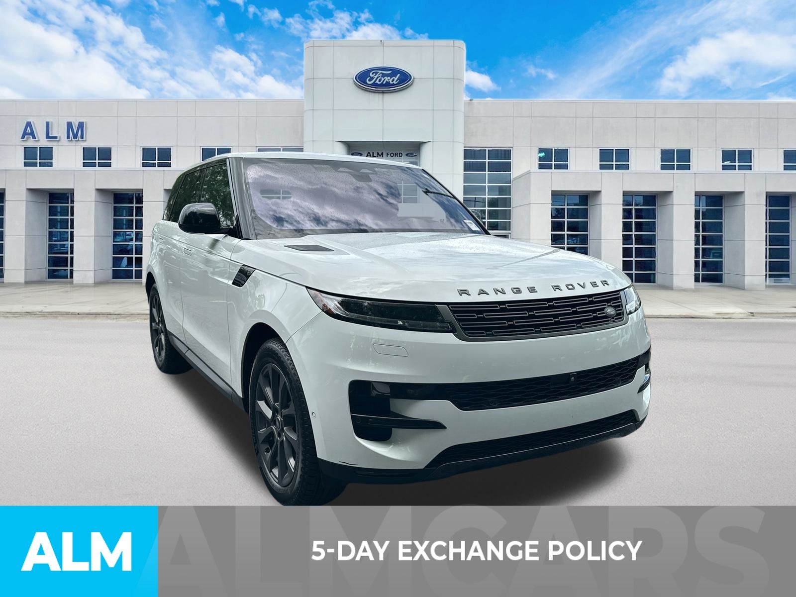 Used 2023 White Land Rover SE image 3