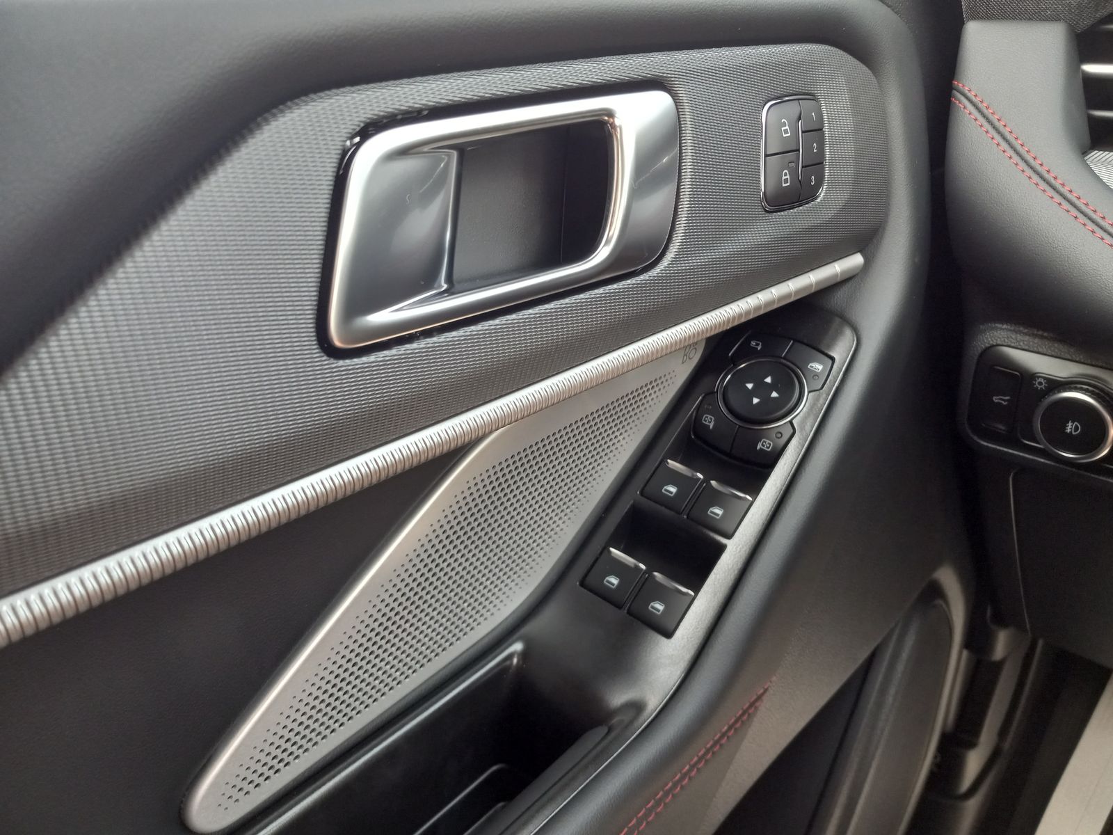 2026 Ford Explorer image 26
