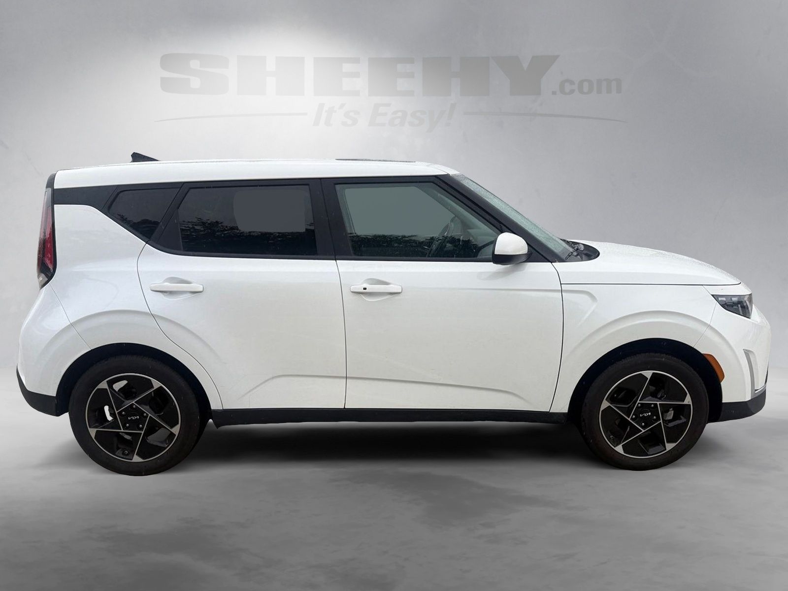 Used 2025 White Kia EX image 10
