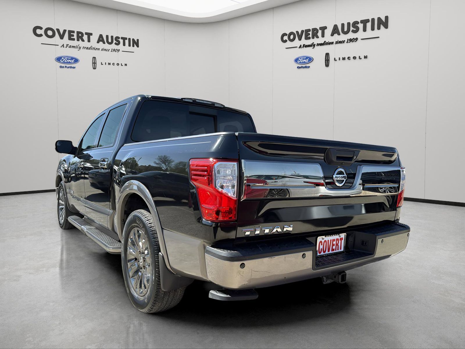 Used Car 2017 Nissan Titan  Platinum Reserve For Sale Under $25,000 In Austin, Texas