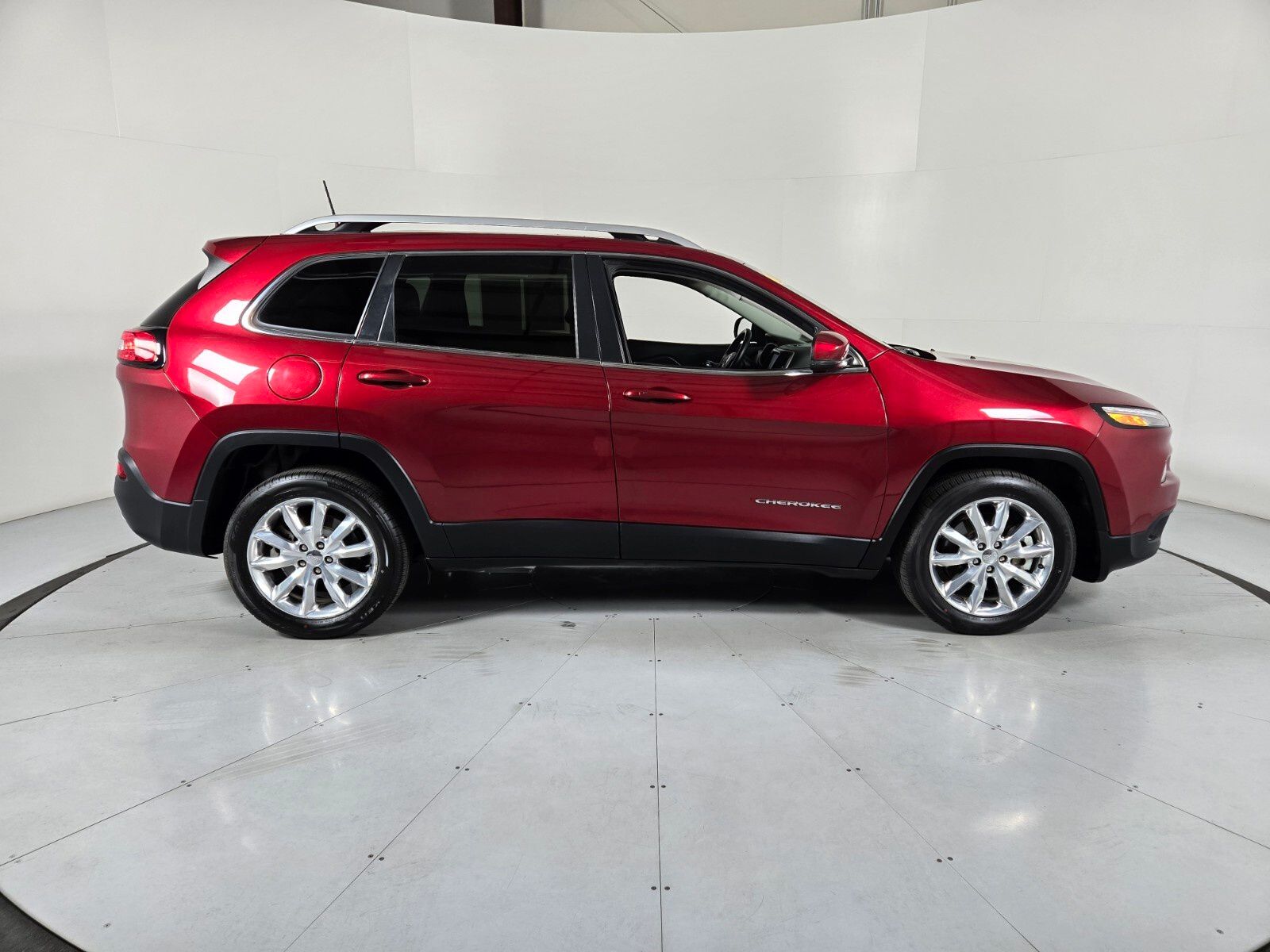 2016 Jeep Cherokee Limited 3