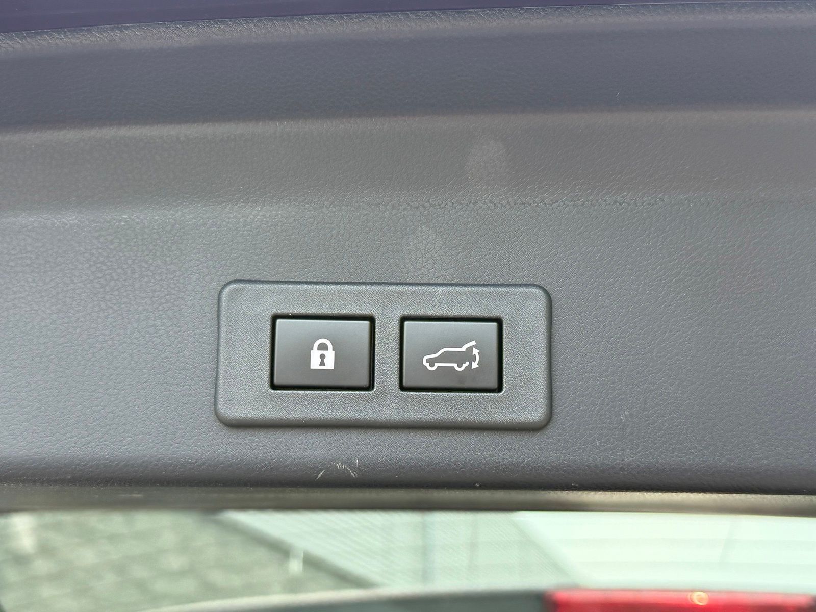 Used 2025  Subaru Touring image 26