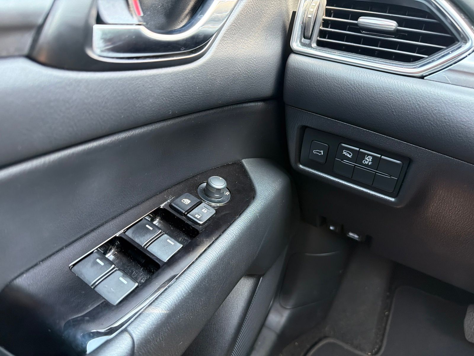 Used 2023 Gray Mazda 2.5 S Preferred Package image 20