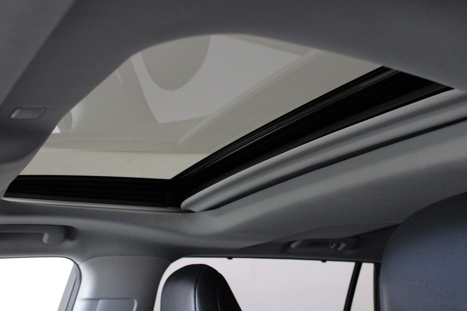 Used 2022 Gray Toyota XLE image 11