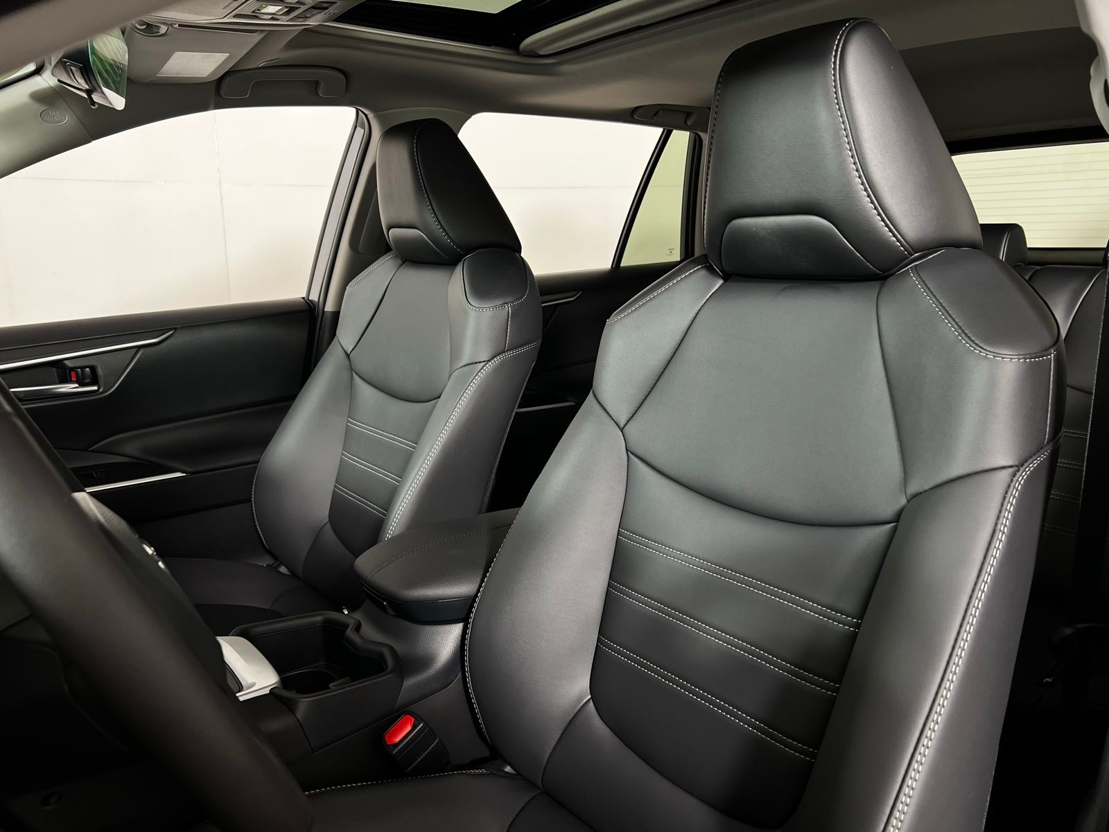 Thumbnail: 2025 Toyota RAV4 - 13