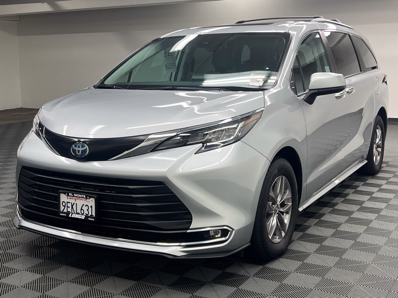 used 2023 Toyota Sienna car, priced at $37,988