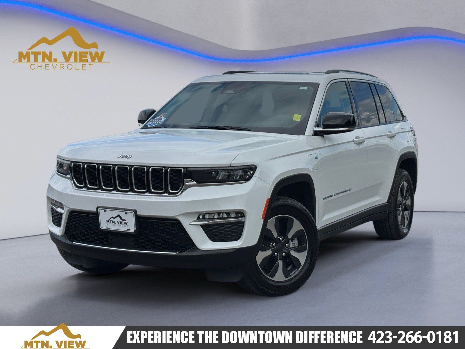 Bright White Clearcoat 2024 Jeep Grand Cherokee 4xe SUV / Crossover Four-Wheel Drive 8-Speed Automatic