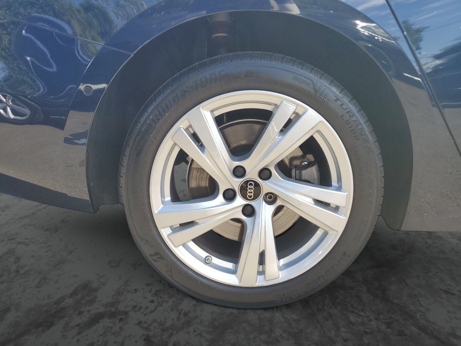 Vehicle photo