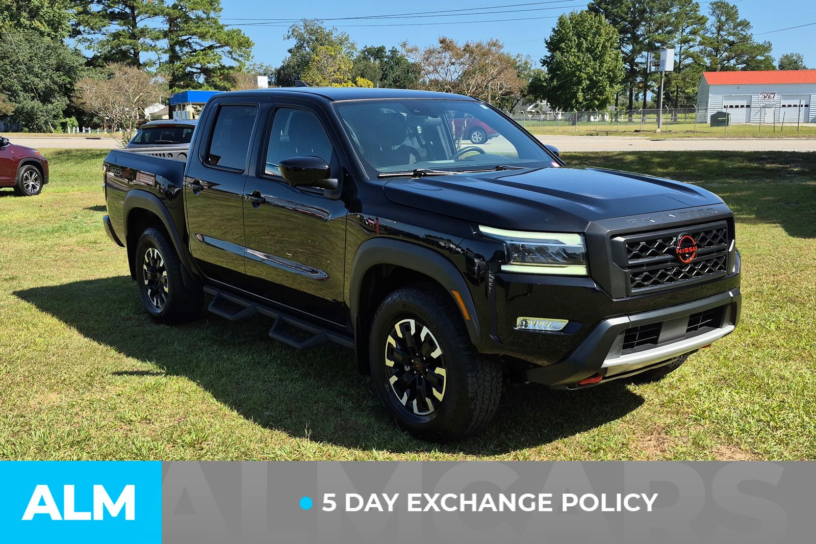 2023 Nissan Frontier PRO-4X Crew Cab photo 3