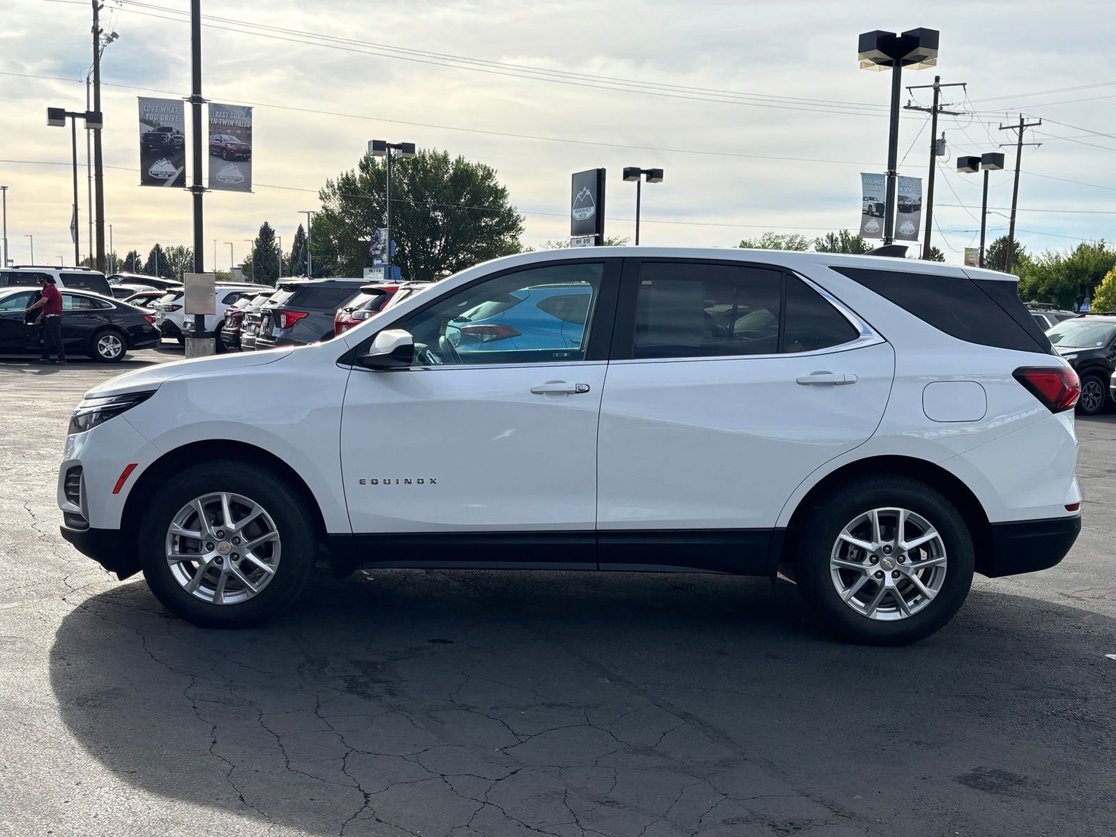Used 2023 Chevrolet Equinox SUV