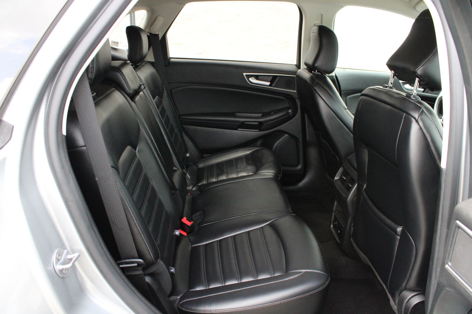 Used 2023 Silver Ford SEL image 22