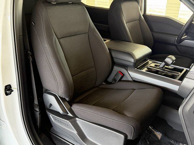 New 2026 Oxford White Ford XLT image 11