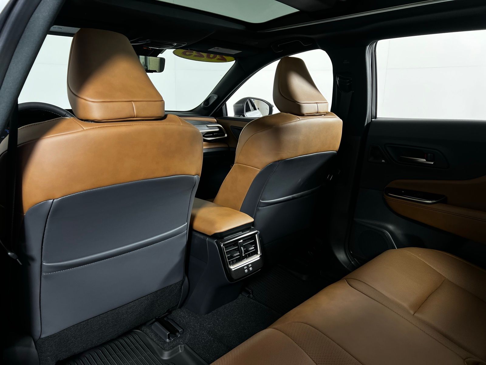 Thumbnail: 2025 Toyota Crown Signia - 23