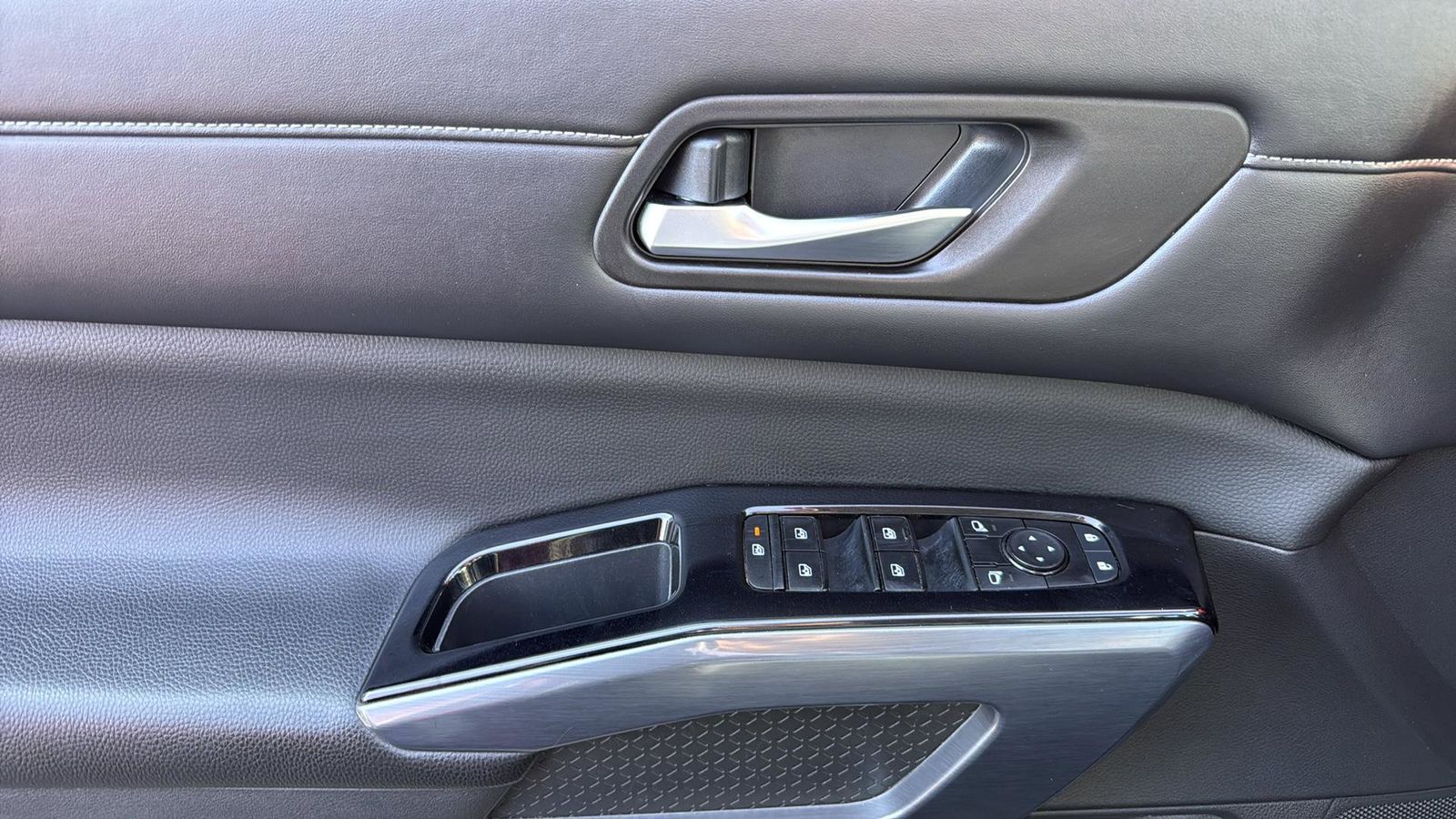 Used Car 2023 Nissan Pathfinder  Sl For Sale Under $30,000 In Austin, Texas