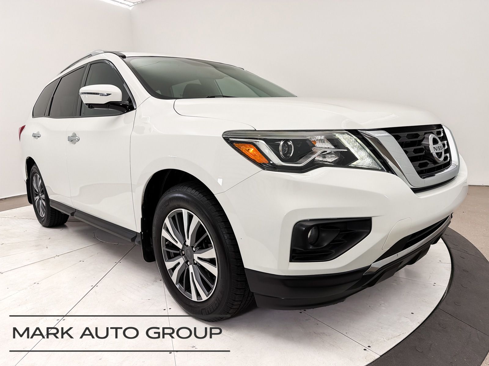 2017 Nissan Pathfinder SL