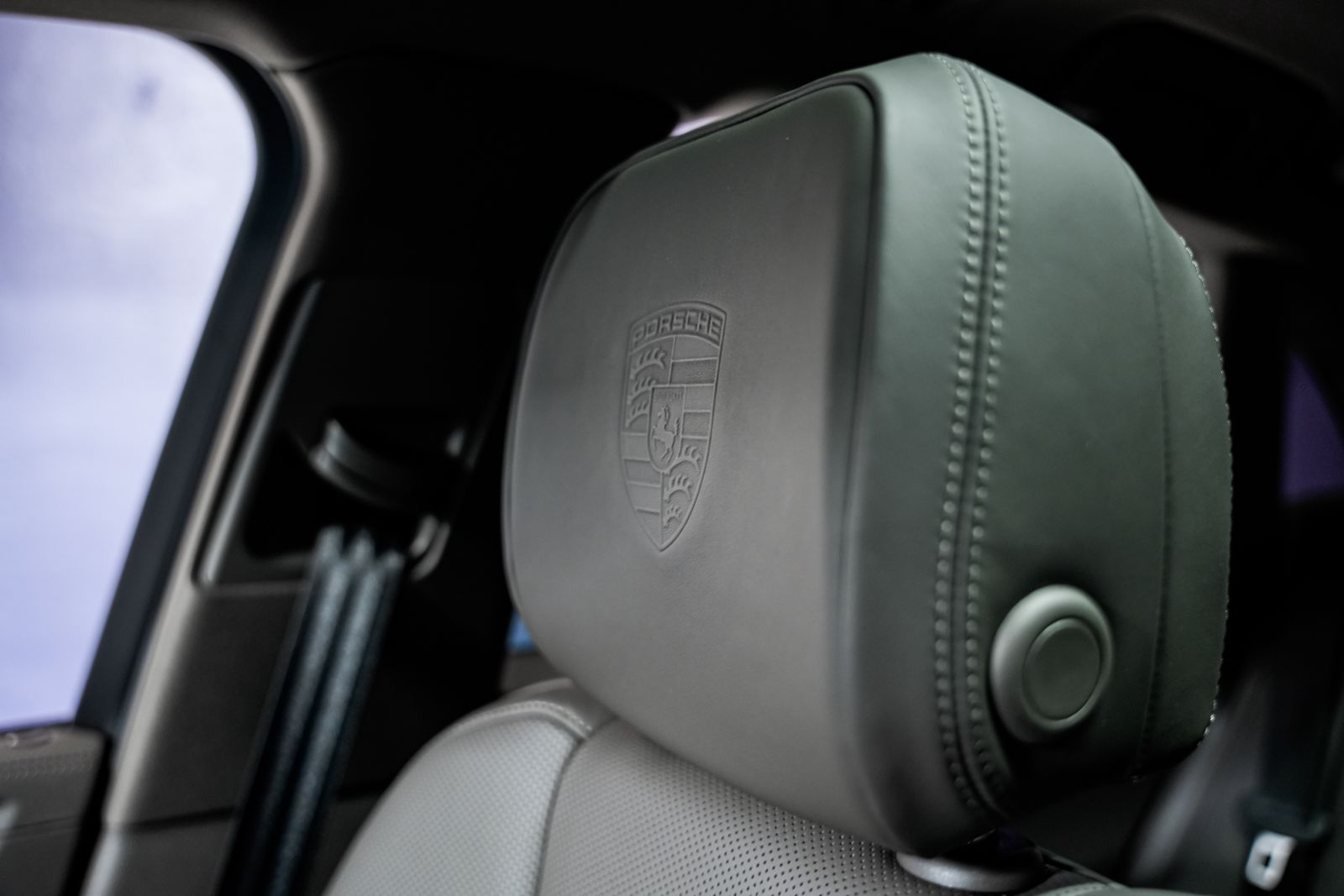 2024 Porsche Macan S — photo 17