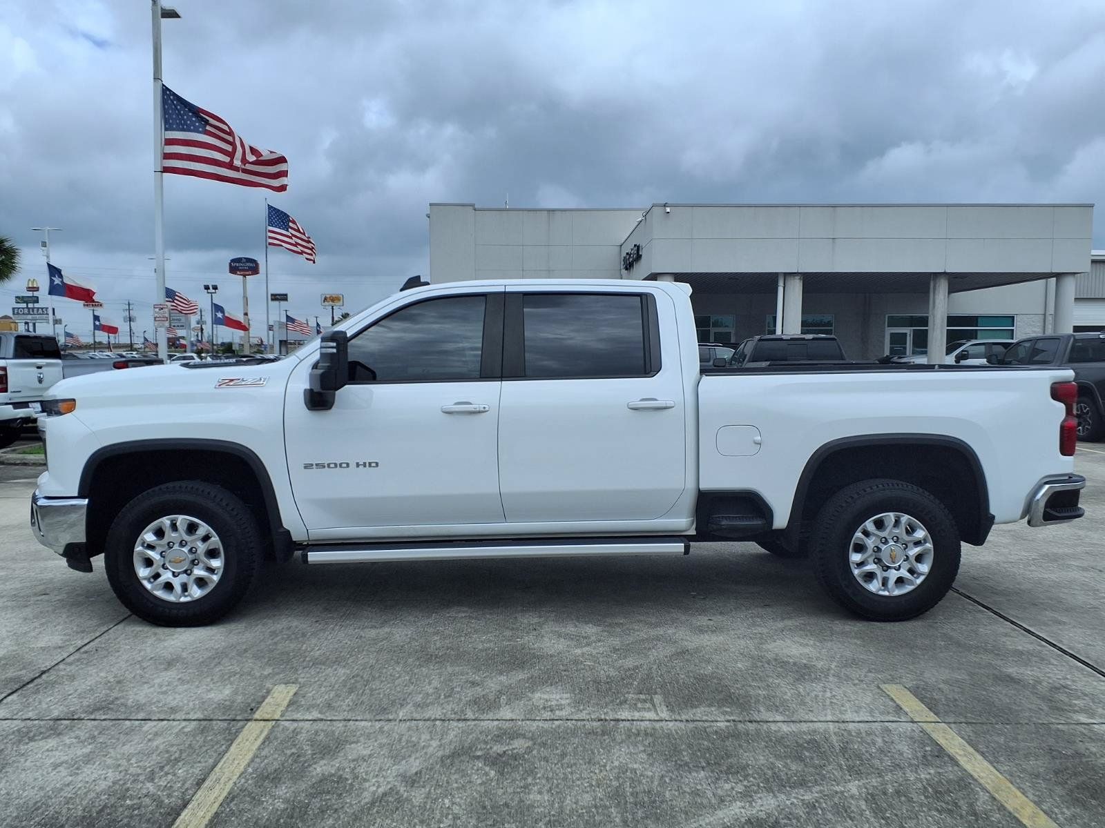 2024 Chevrolet Silverado 2500HD LT - 8