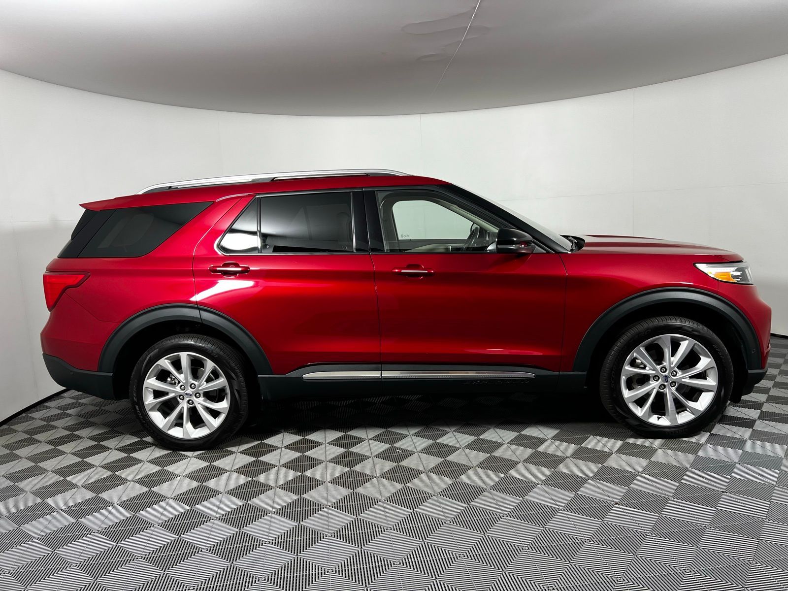 Thumbnail: 2022 Ford Explorer - 4