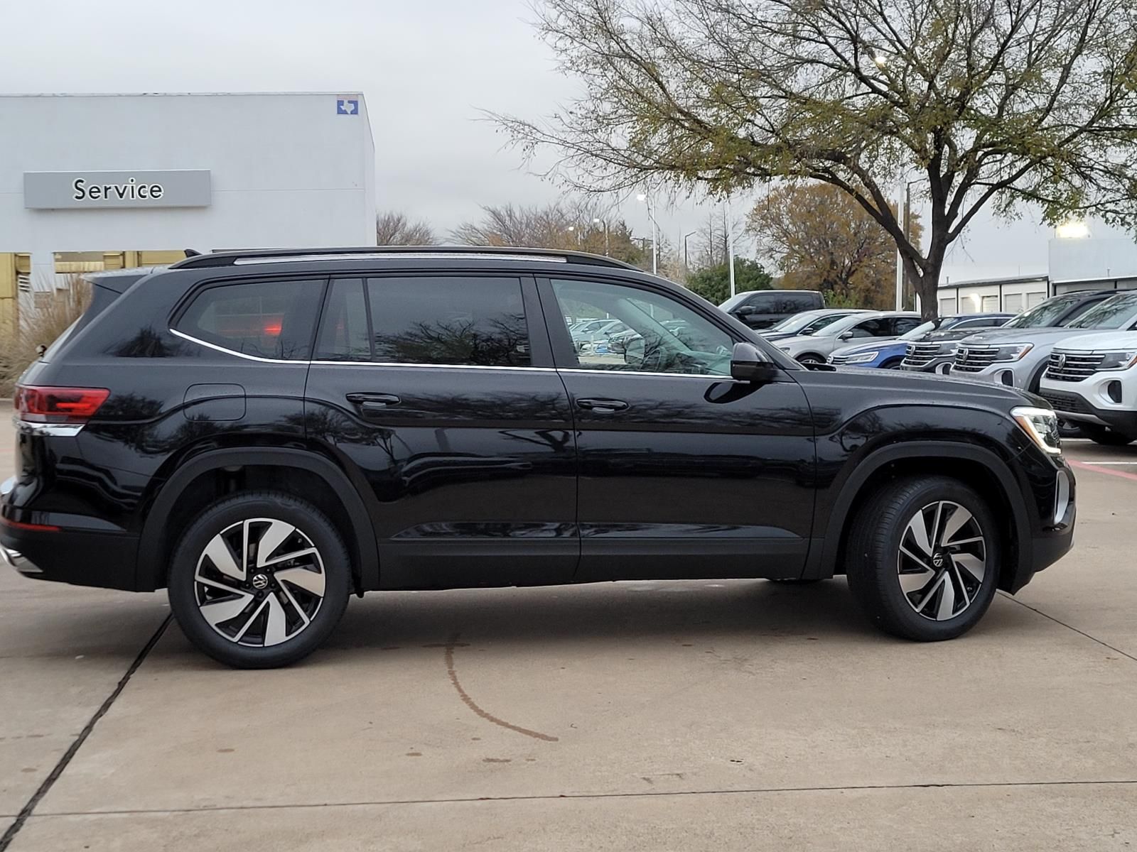 new 2026 Volkswagen Atlas car, priced at $40,450
