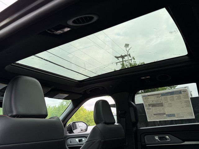 New 2026 Carbonized Gray Metallic Ford ST-Line image 23